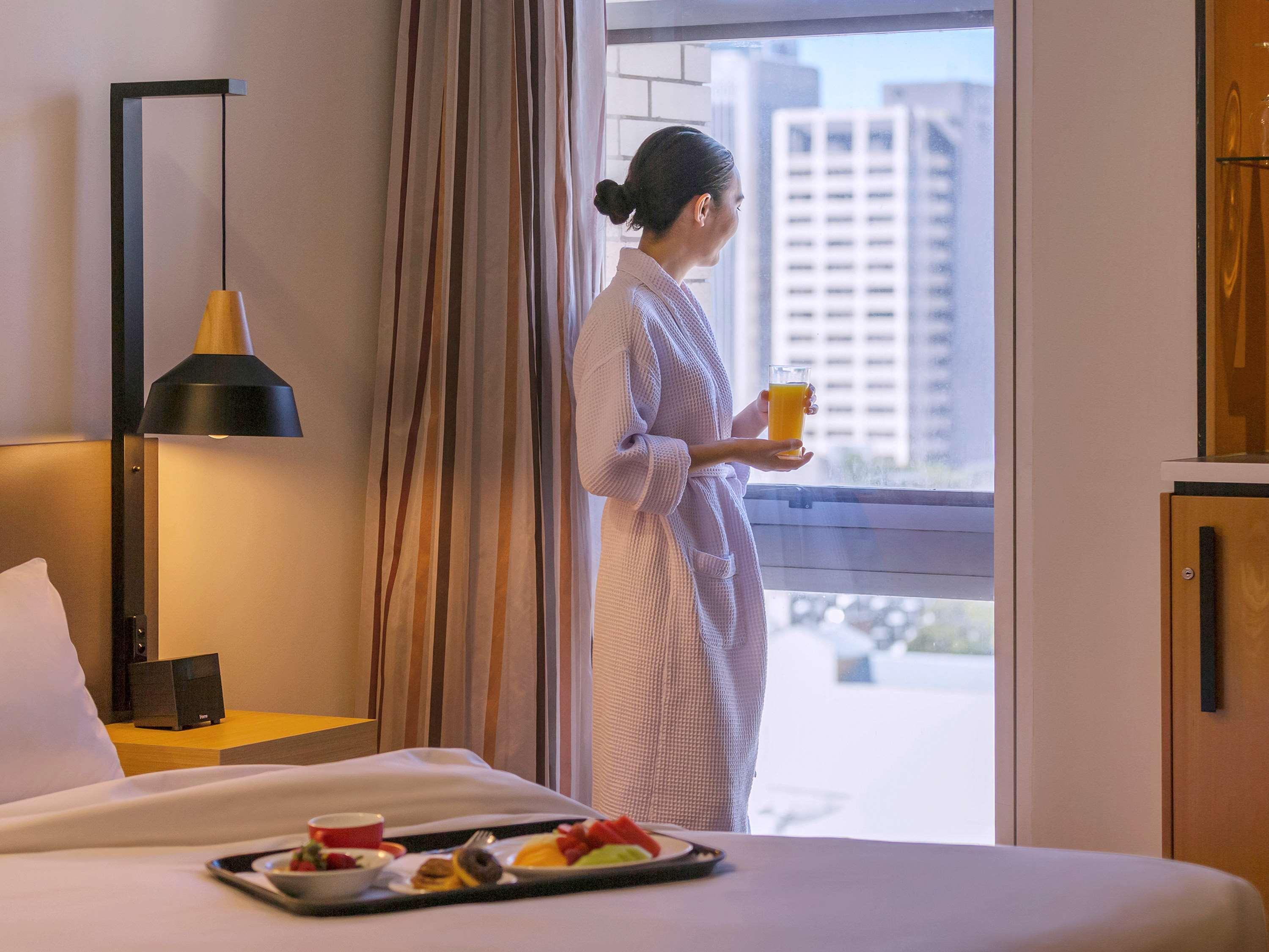 Mercure King George Square Hotel 4*