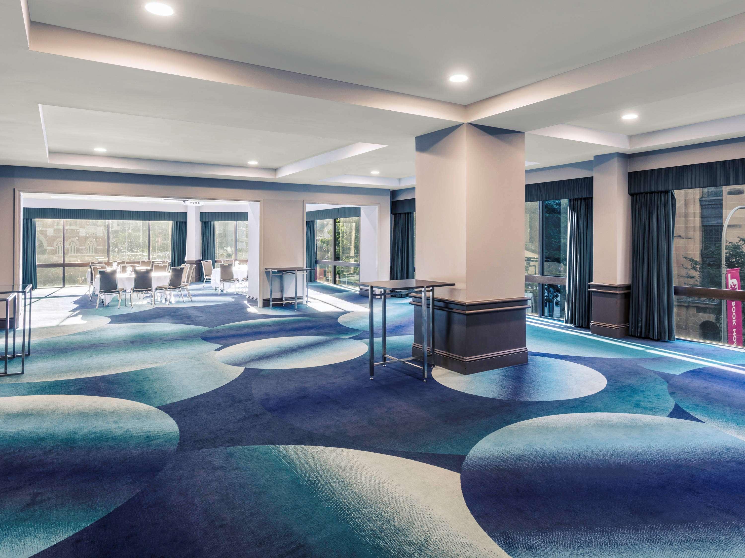 Mercure King George Square Hotel 4*