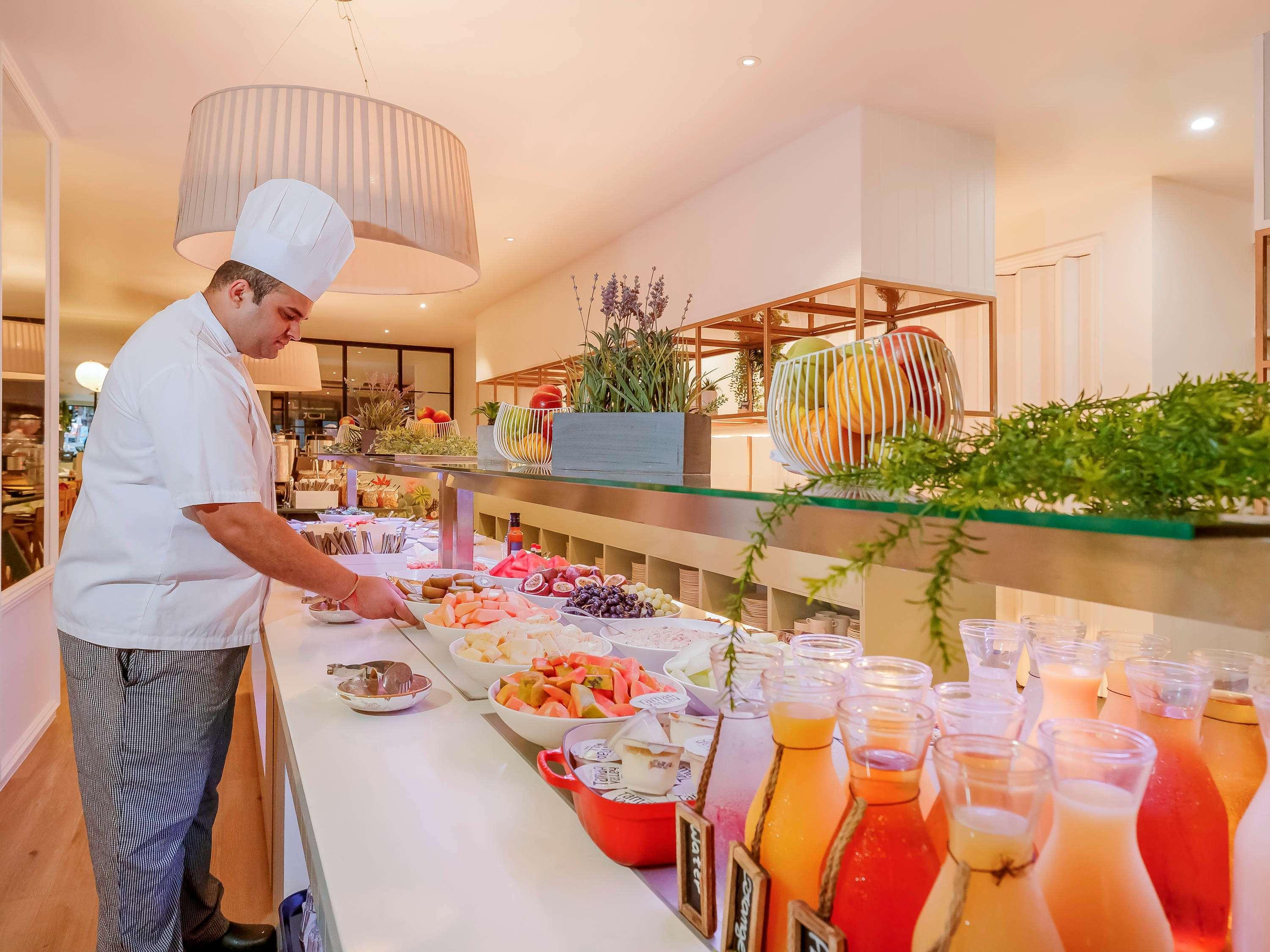 Mercure King George Square Hotel 4*